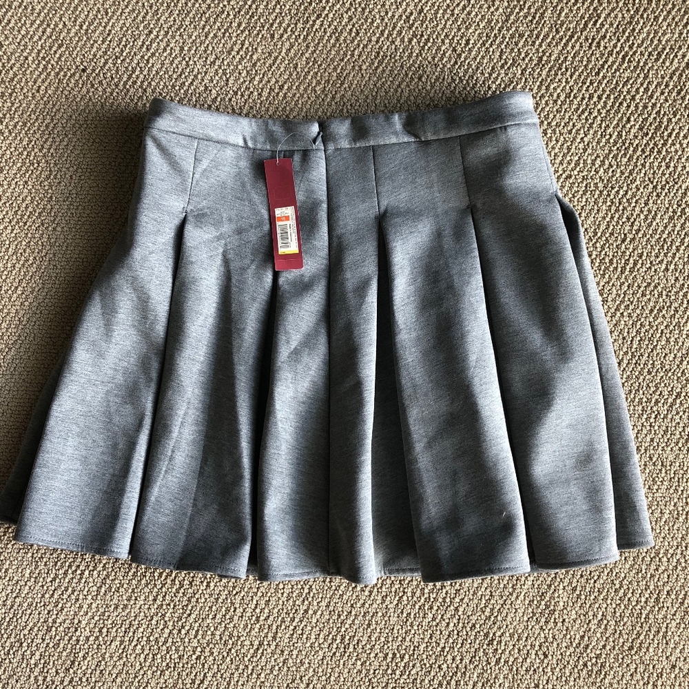 NWT Merona  Grey Pleated Skirt Sz. 10